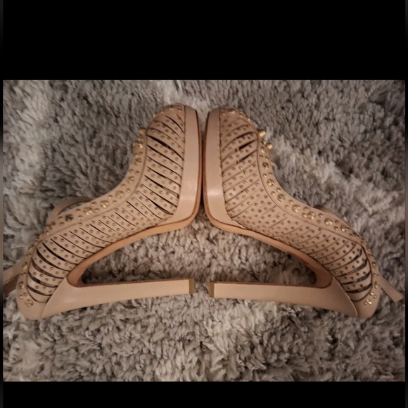 Alexander McQueen Y2K Nude Heels with Gold Stud Accents - Picture 11 of 13